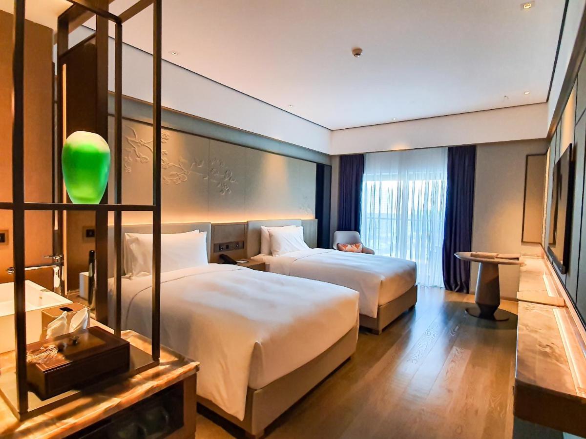 Howard Johnson Plaza By Wyndham Blue Bay Sihanoukville Extérieur photo