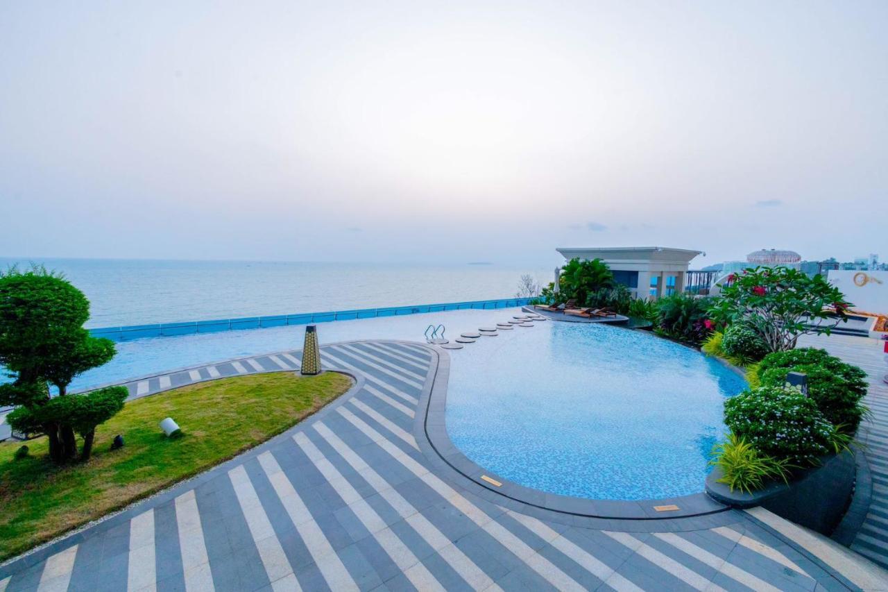 Howard Johnson Plaza By Wyndham Blue Bay Sihanoukville Extérieur photo