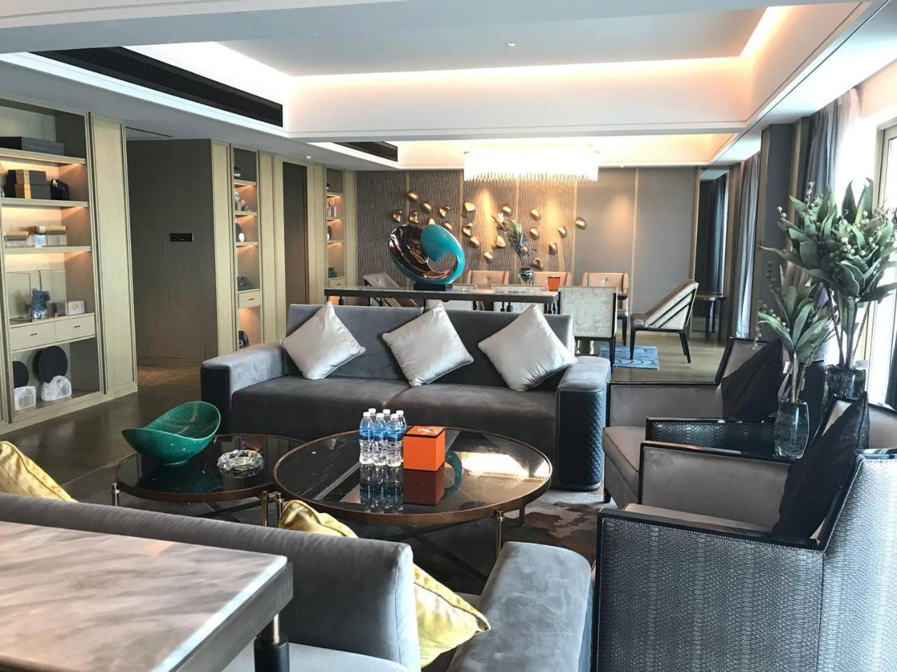 Howard Johnson Plaza By Wyndham Blue Bay Sihanoukville Extérieur photo