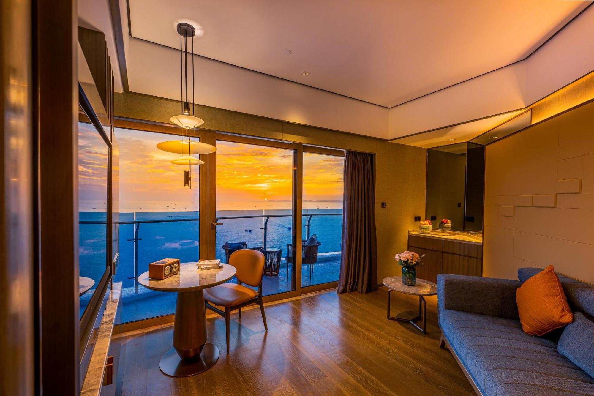 Howard Johnson Plaza By Wyndham Blue Bay Sihanoukville Extérieur photo
